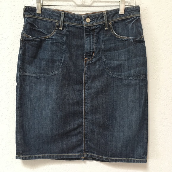 Banana Republic Dresses & Skirts - BANANA REPUBLIC Denim Skirt